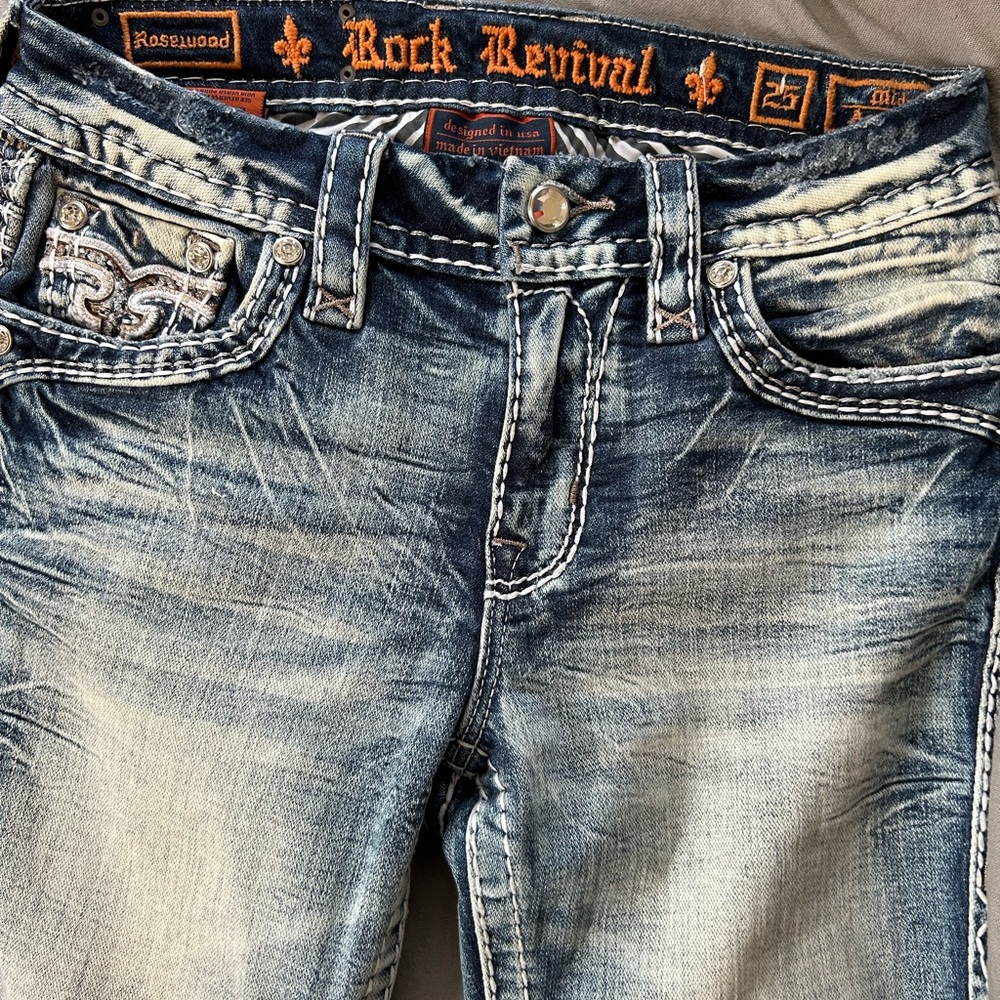 “ rosewood” RockRevival size 25 mid rise, skinny ankle